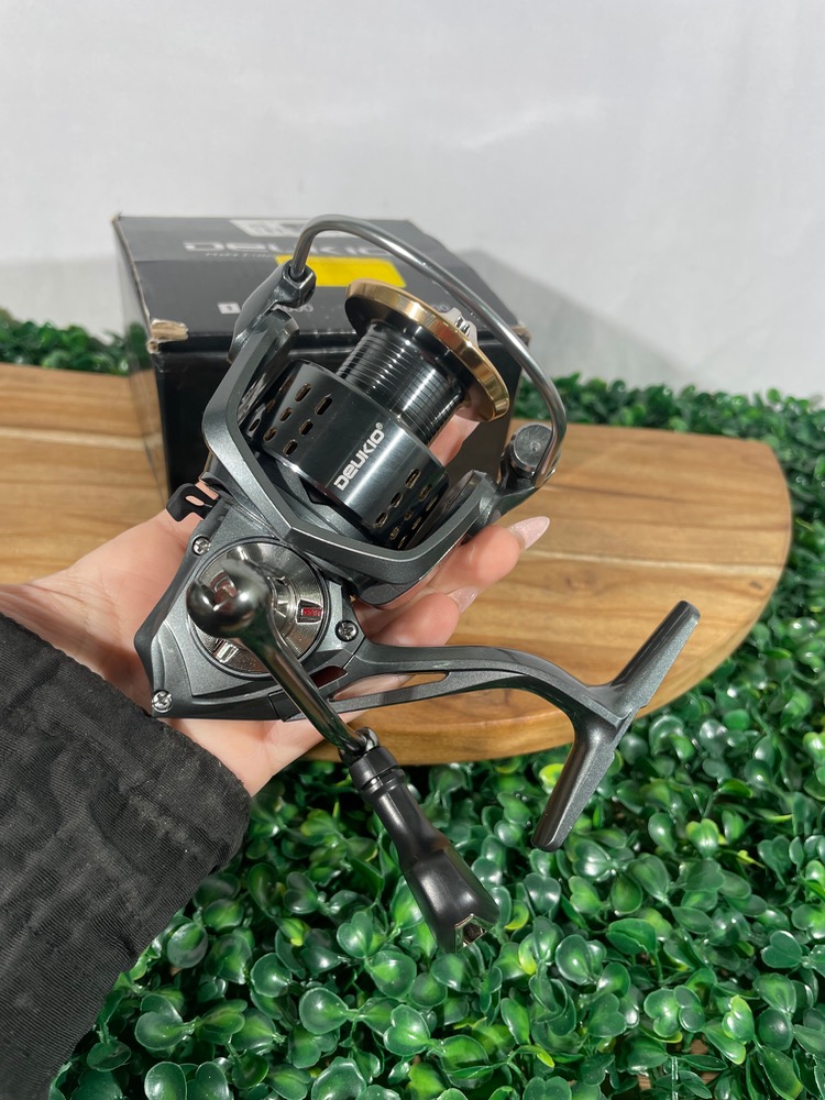 Molinete de pesca miniatura 2