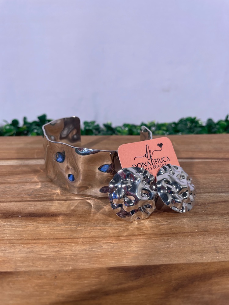 Bracelete e brinco martelado